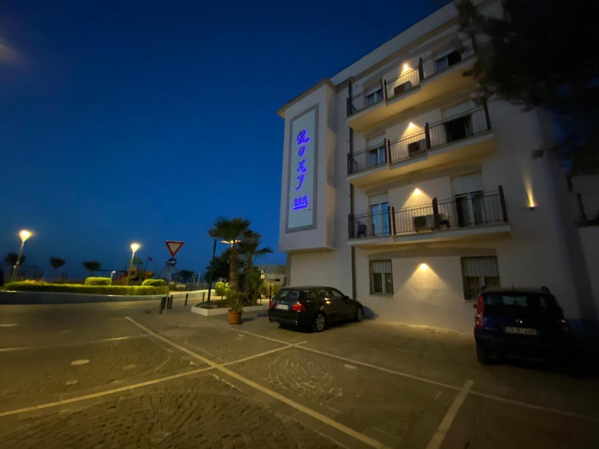 Residence Roxy มิซาโน อาดรีอาติโก ภายนอก รูปภาพ