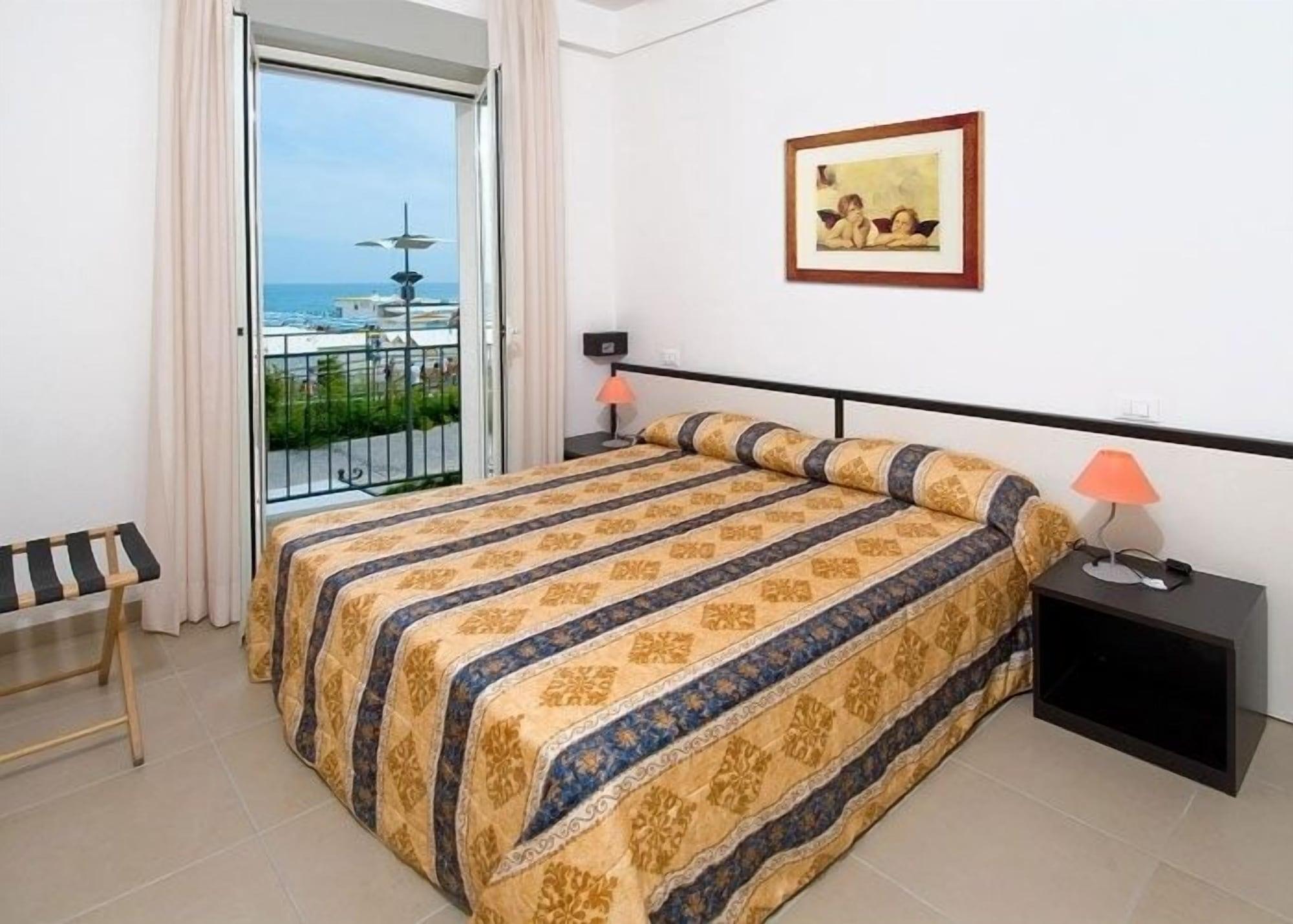 Residence Roxy มิซาโน อาดรีอาติโก ภายนอก รูปภาพ