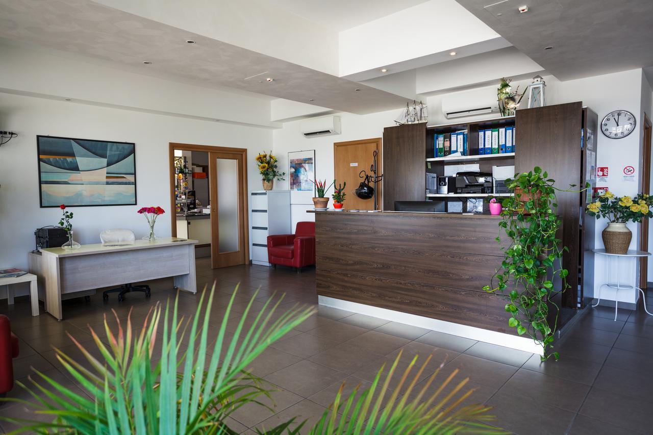 Residence Roxy มิซาโน อาดรีอาติโก ภายนอก รูปภาพ