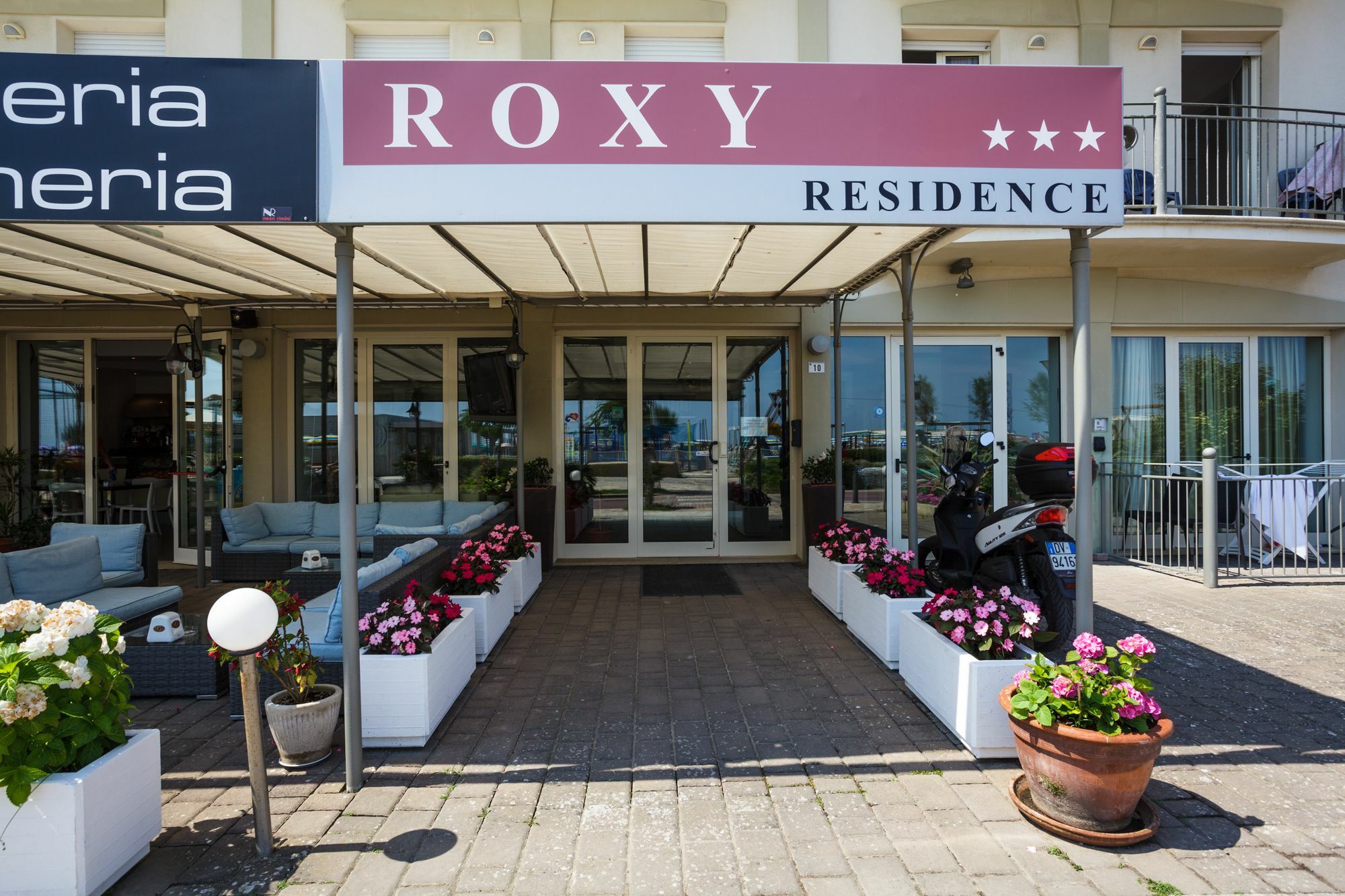 Residence Roxy มิซาโน อาดรีอาติโก ภายนอก รูปภาพ